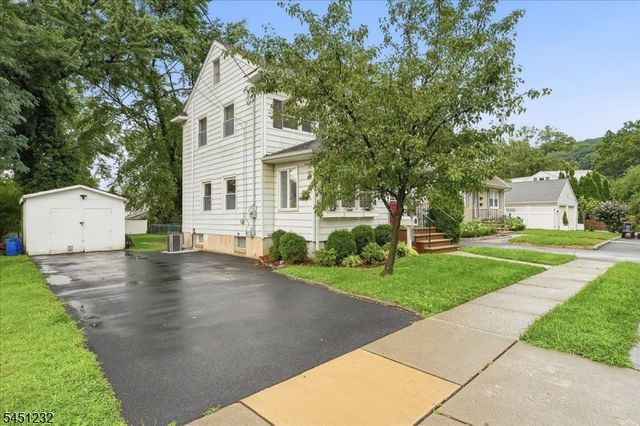 30 Genevieve Ave, Hawthorne Boro, NJ 07506
