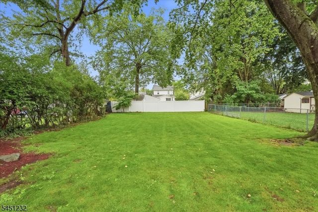 30 Genevieve Ave, Hawthorne Boro, NJ 07506