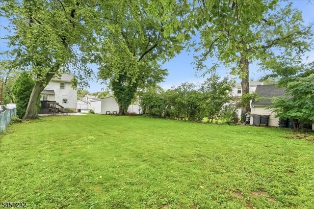 30 Genevieve Ave, Hawthorne Boro, NJ 07506