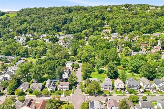 30 Genevieve Ave, Hawthorne Boro, NJ 07506