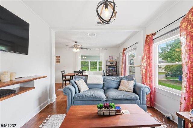 30 Genevieve Ave, Hawthorne Boro, NJ 07506