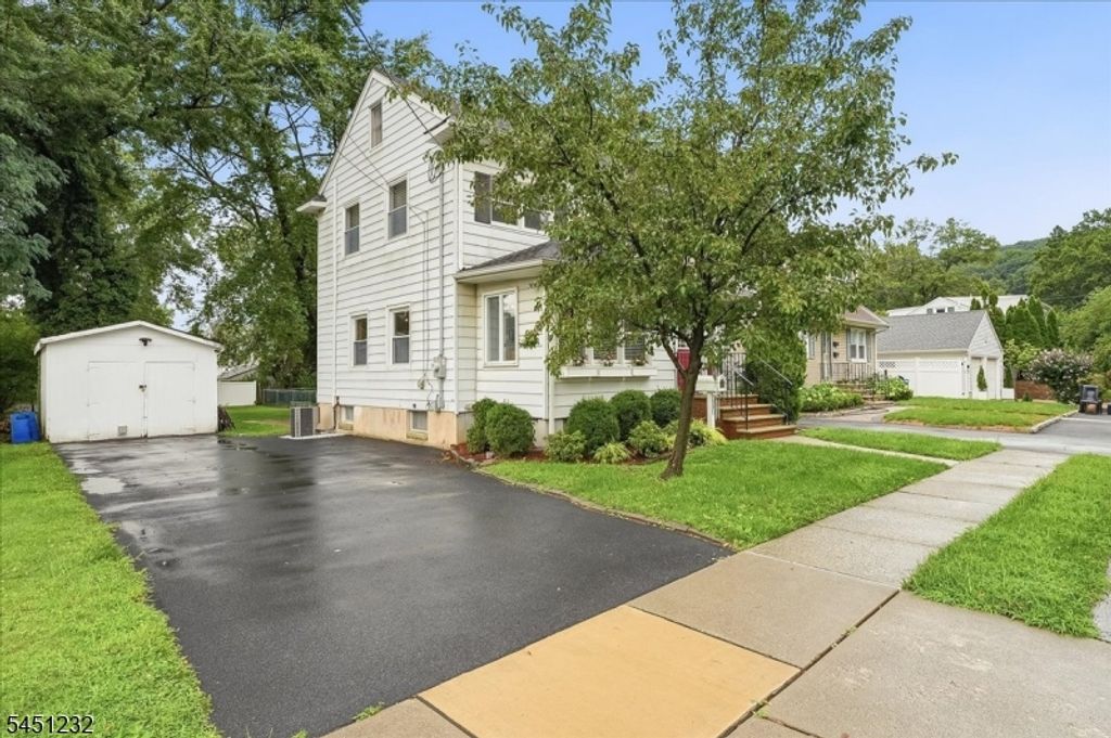 30 Genevieve Ave, Hawthorne Boro, NJ 07506 — photo 3
