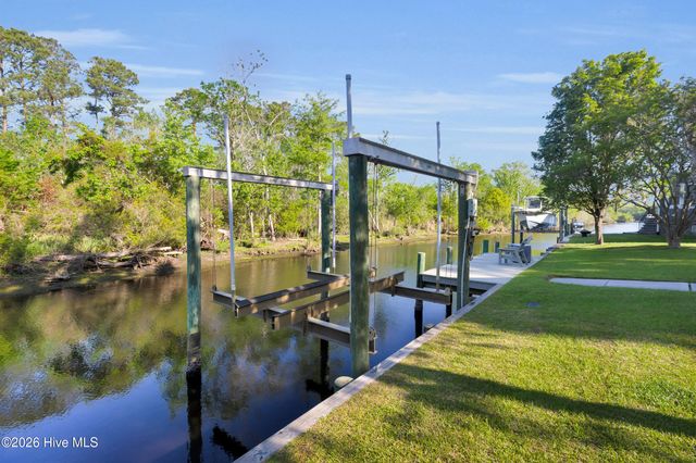 2418 Turtle Bay Drive, New Bern, NC 28562