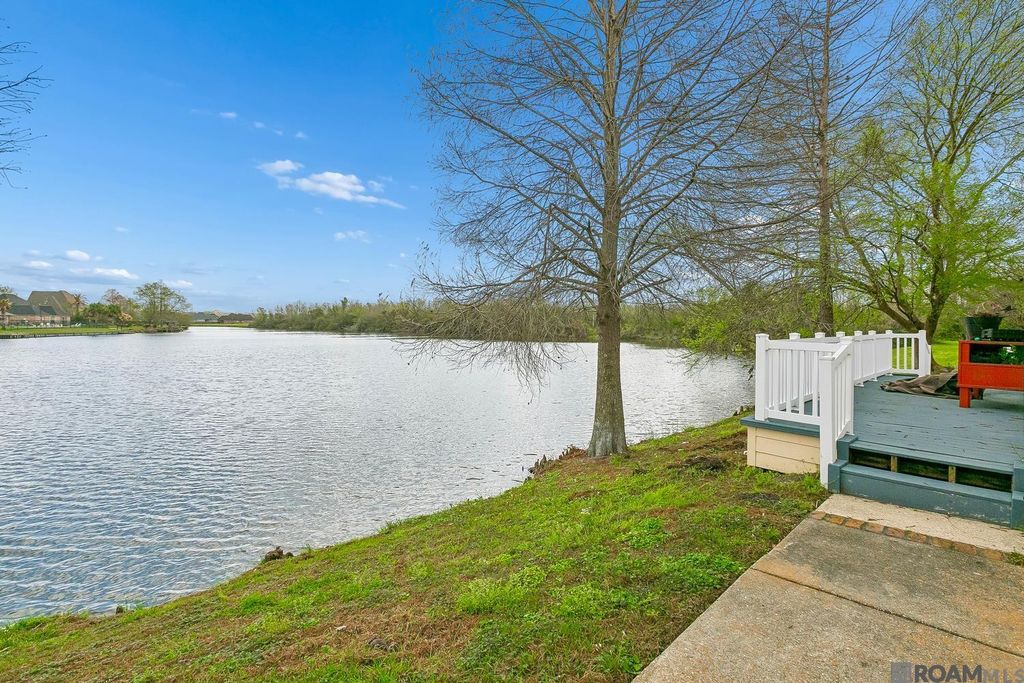 1314 Lake Pointe Ave, Zachary, LA 70791