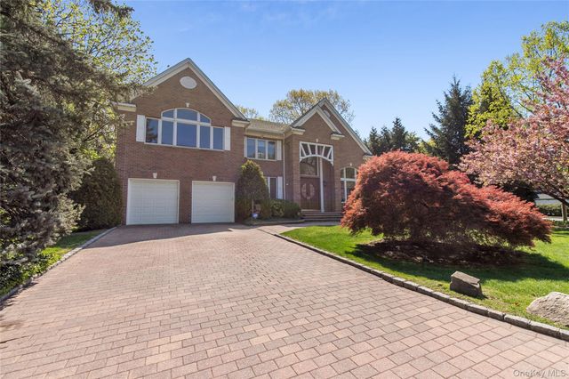 23 FOX HUNT Lane, Great Neck, NY 11020