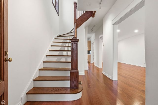 5401 S Maryland Avenue, Chicago, IL 60615