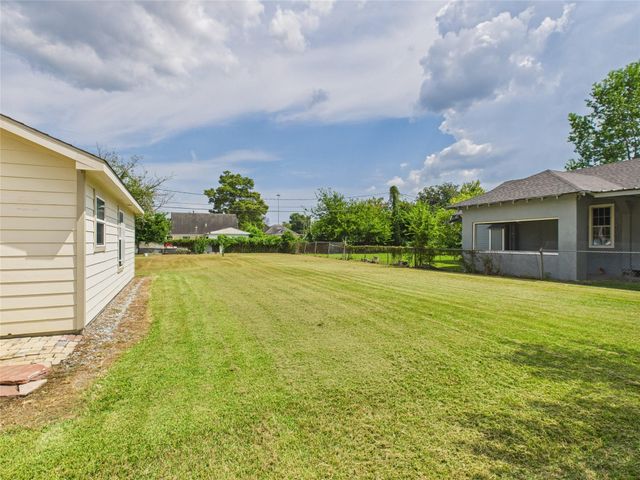 2335 Neches Street, Beaumont, TX 77701