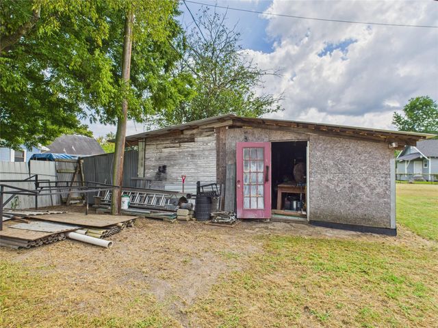 2335 Neches Street, Beaumont, TX 77701