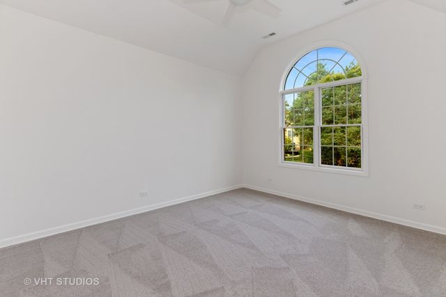 28635 N Thorngate Drive, Ivanhoe, IL 60060