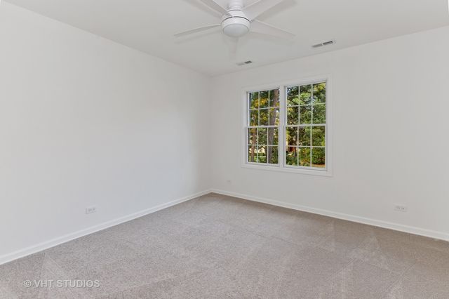 28635 N Thorngate Drive, Ivanhoe, IL 60060