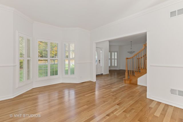 28635 N Thorngate Drive, Ivanhoe, IL 60060