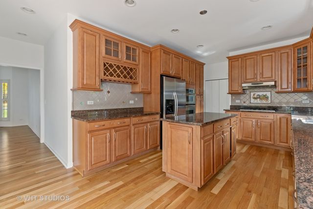 28635 N Thorngate Drive, Ivanhoe, IL 60060