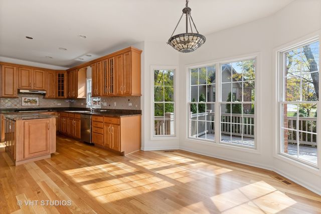 28635 N Thorngate Drive, Ivanhoe, IL 60060