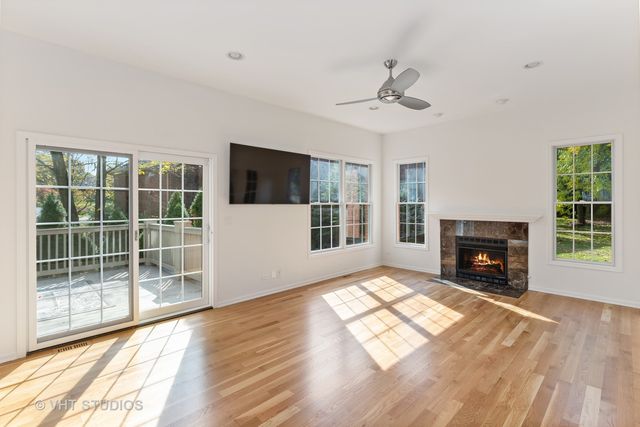 28635 N Thorngate Drive, Ivanhoe, IL 60060