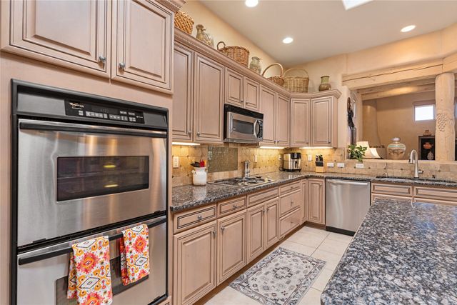 14 Avenida Aldea, Santa Fe, NM 87507