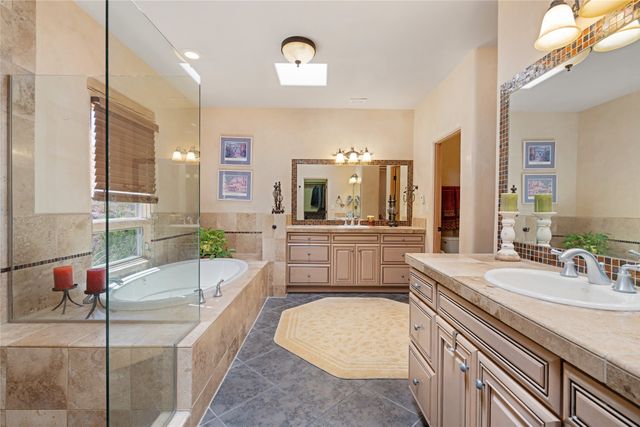 14 Avenida Aldea, Santa Fe, NM 87507
