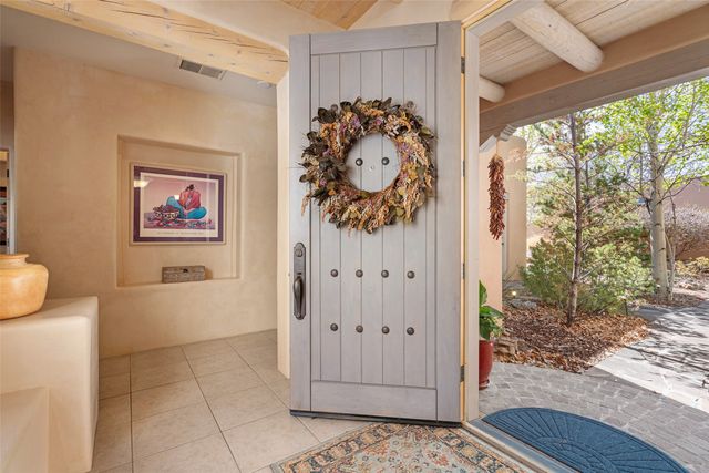 14 Avenida Aldea, Santa Fe, NM 87507