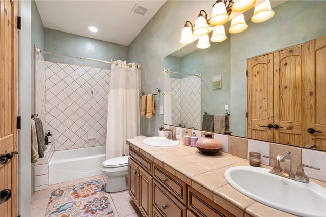 14 Avenida Aldea, Santa Fe, NM 87507