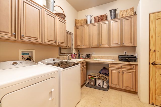 14 Avenida Aldea, Santa Fe, NM 87507