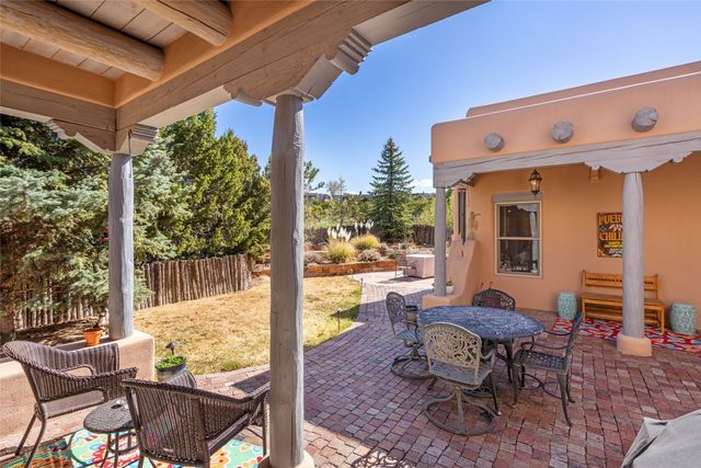 14 Avenida Aldea, Santa Fe, NM 87507