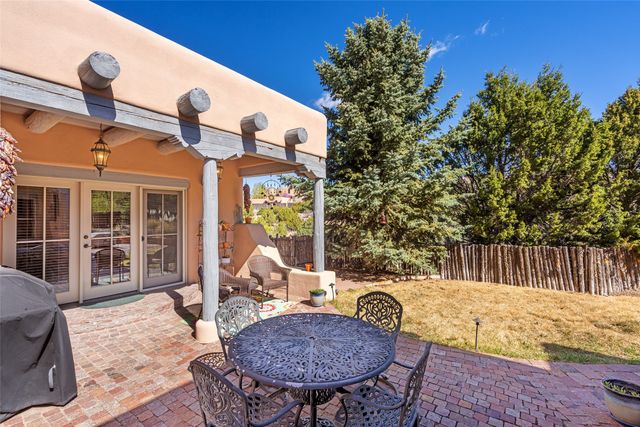 14 Avenida Aldea, Santa Fe, NM 87507
