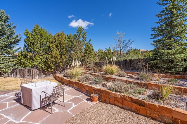 14 Avenida Aldea, Santa Fe, NM 87507