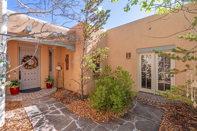 14 Avenida Aldea, Santa Fe, NM 87507