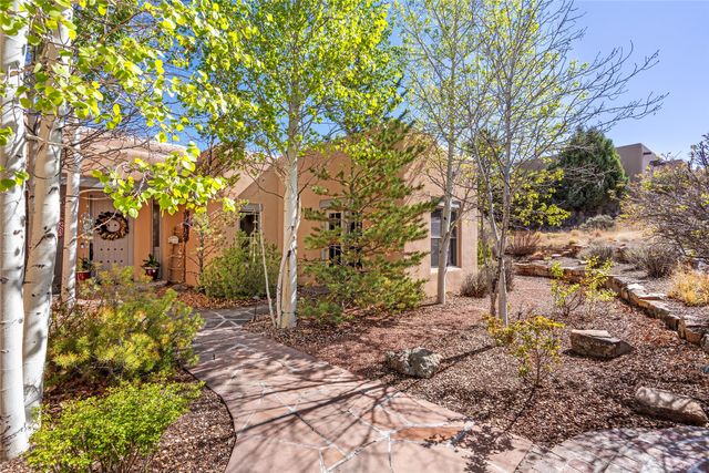 14 Avenida Aldea, Santa Fe, NM 87507