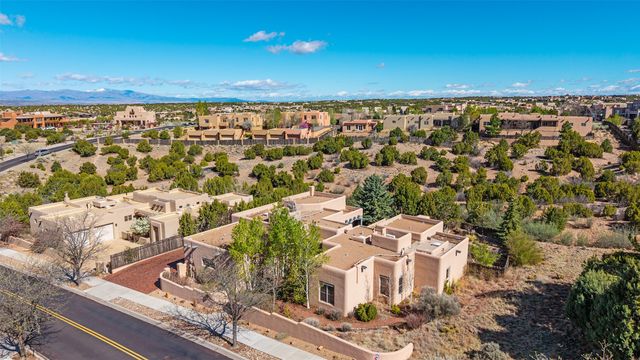 14 Avenida Aldea, Santa Fe, NM 87507