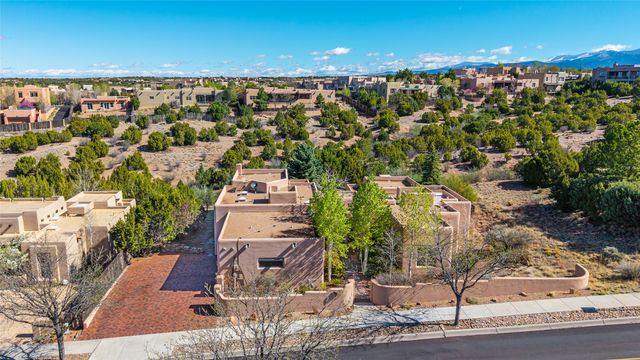 14 Avenida Aldea, Santa Fe, NM 87507