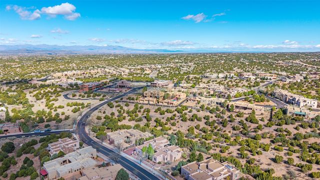 14 Avenida Aldea, Santa Fe, NM 87507