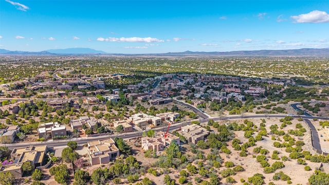14 Avenida Aldea, Santa Fe, NM 87507