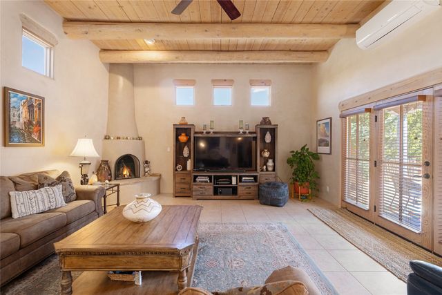 14 Avenida Aldea, Santa Fe, NM 87507