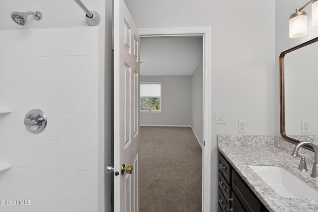 24 Huntswood Lane, East Greenbush, NY 12061