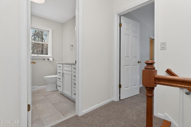 24 Huntswood Lane, East Greenbush, NY 12061