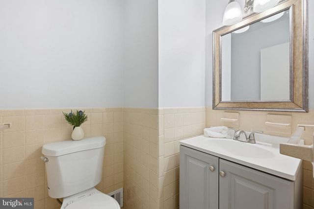 3908 BRADDOCK RD, Alexandria, VA 22312