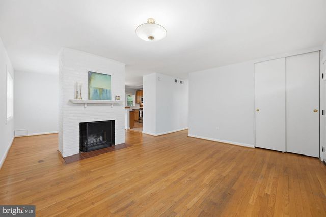 3908 BRADDOCK RD, Alexandria, VA 22312