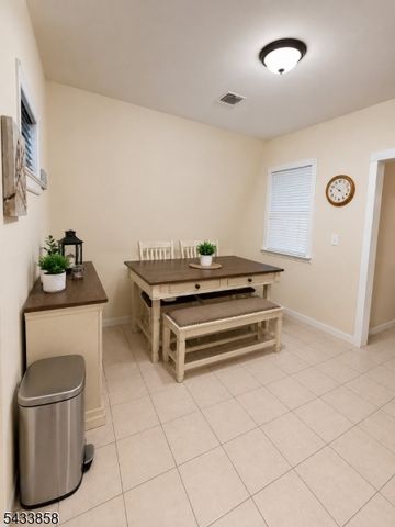 327 Amherst St, East Orange City, NJ 07018
