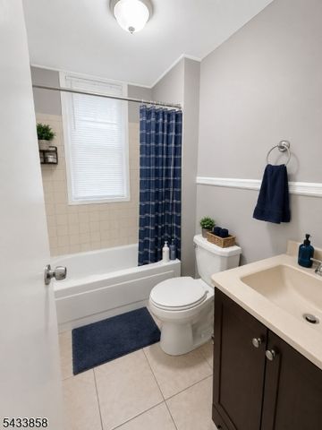 327 Amherst St, East Orange City, NJ 07018