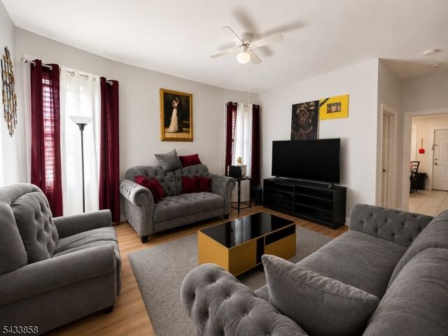 327 Amherst St, East Orange City, NJ 07018
