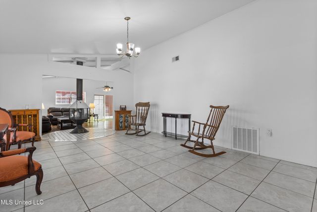 6 Davis Bayou Road, Ocean Springs, MS 39564