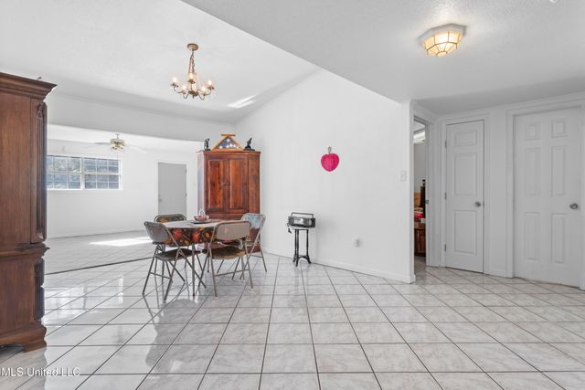 6 Davis Bayou Road, Ocean Springs, MS 39564