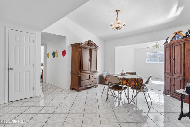 6 Davis Bayou Road, Ocean Springs, MS 39564