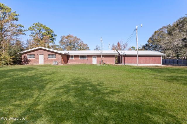 6 Davis Bayou Road, Ocean Springs, MS 39564