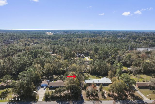 6 Davis Bayou Road, Ocean Springs, MS 39564