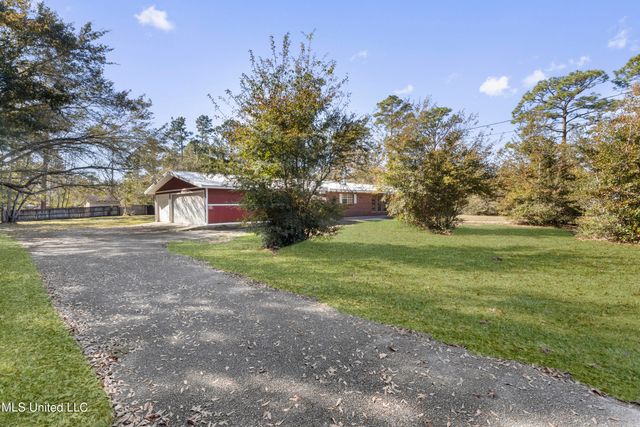 6 Davis Bayou Road, Ocean Springs, MS 39564