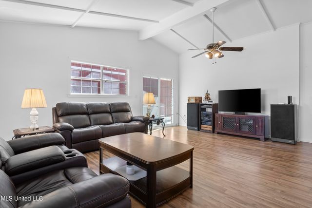6 Davis Bayou Road, Ocean Springs, MS 39564