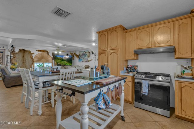 800 ALISON Drive, Socorro, TX 79927