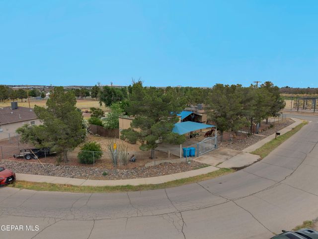 800 ALISON Drive, Socorro, TX 79927