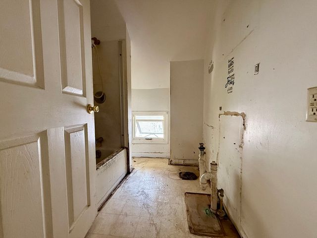 3 Riley Ct, North Attleboro, MA 02760
